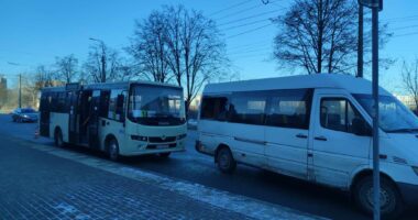У Тернополі на "Алясці" маршрутка в'їхала в бус