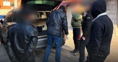 На Тернопільщині викрили чоловіка, який обіцяв «вирішити питання» у ТЦК за 3000 доларів