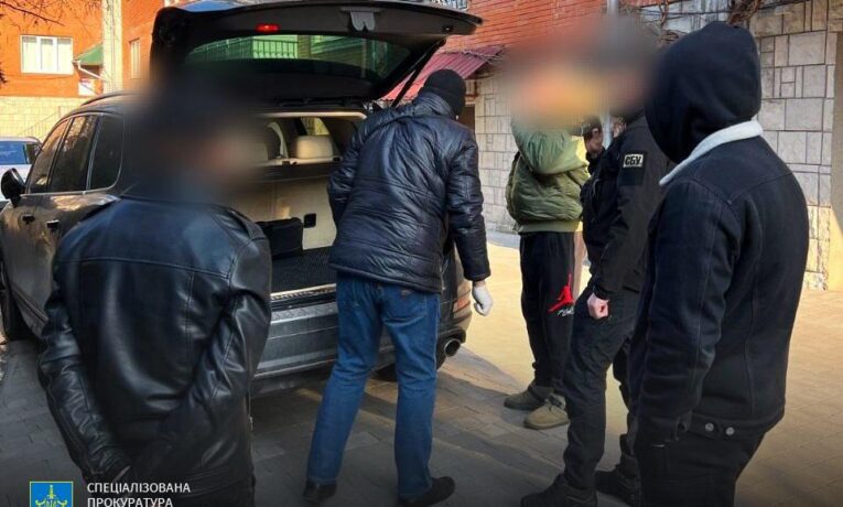 На Тернопільщині викрили чоловіка, який обіцяв «вирішити питання» у ТЦК за 3000 доларів