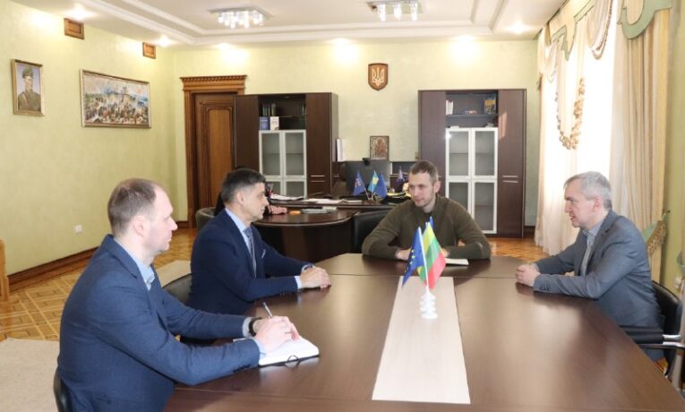 Голова Тернопільської облради Богдан Бутковський зустрівся з Почесним консулом Литви на Тернопільщині