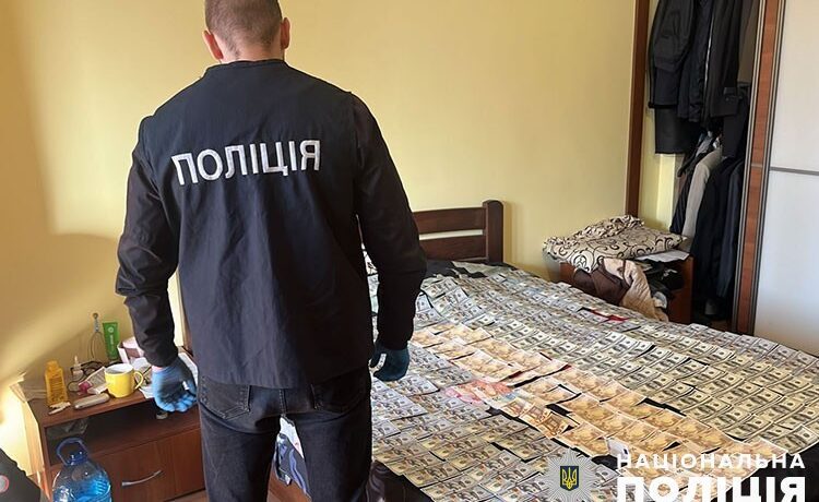 На Тернопільщині судитимуть ділків, які за 10000 доларів переправляли чоловіків через кордон