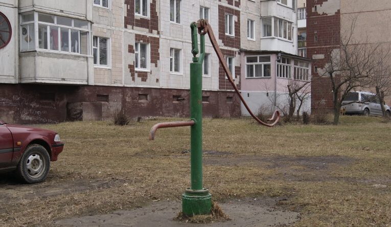 Пити воду з колонок-качалок не варто — радить експертка “Тернопільводоканалу”