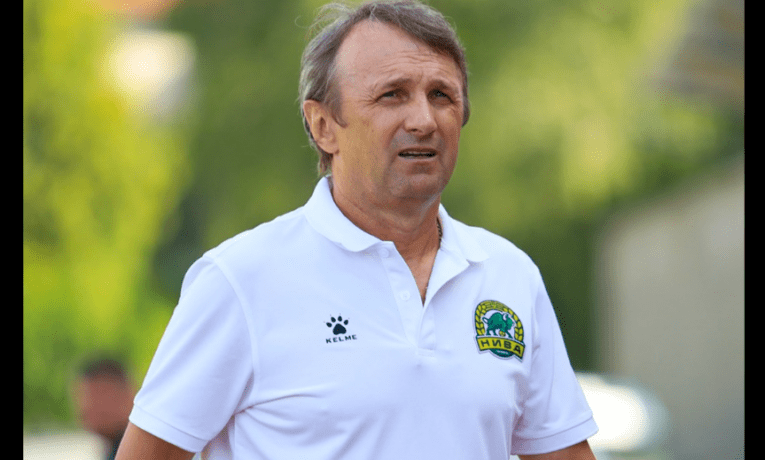 Один із тренерів покинув ФК "Нива"