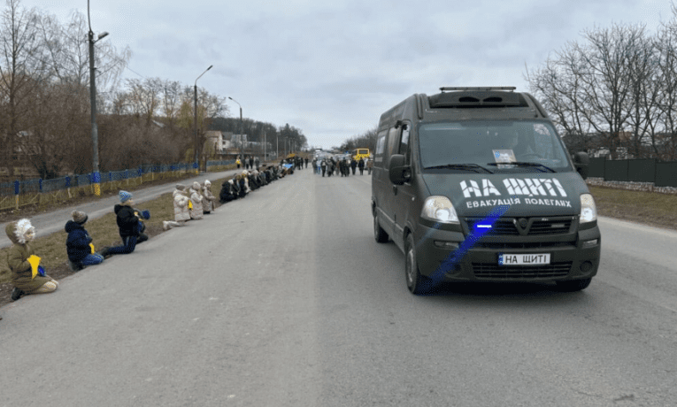 Осиротіли донечки і син: на Тернопільщину на щиті повернувся Герой Олег Могила