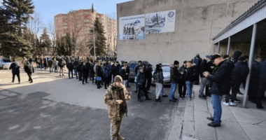 Військовозобов’язаних на Тернопільщині просять не створювати черг біля ТЦК