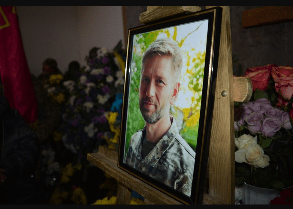 Родина загиблого воїна Василя Мочули з Тернопільщини передала квадрокоптер для ЗСУ