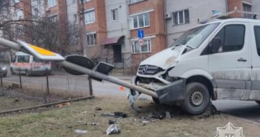 У Тернополі п'яний водій наїхав на дорожній знак