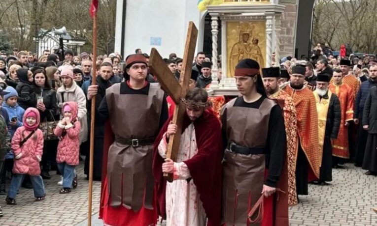 У Зарваниці відбудеться Хресна дорога