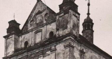 Костел в Личківцях на фото 1902 року