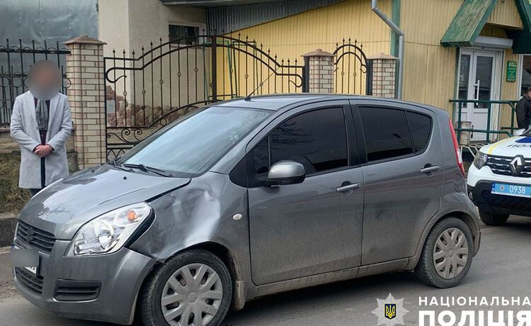 У селі Петриків водій Suzuki Splash збив пішохода
