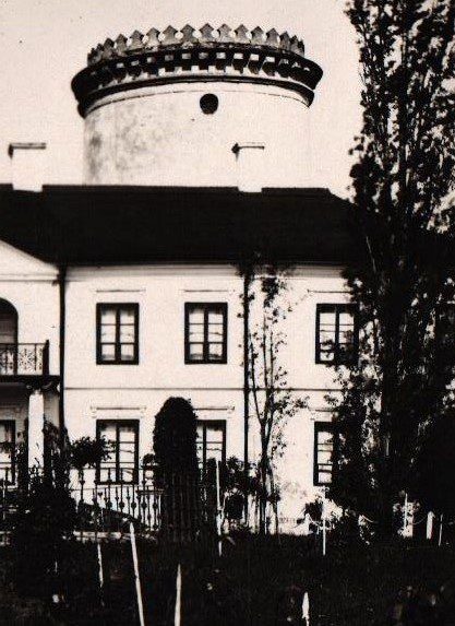 Червоногородський замок на невідомому столітньому фото