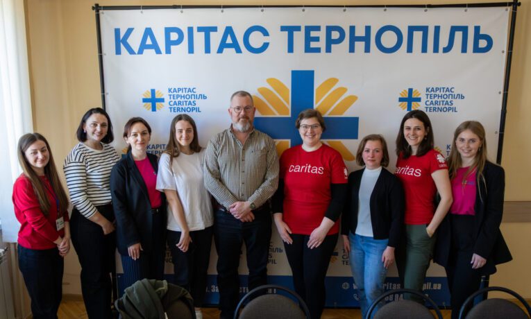 Пліч+о+пліч