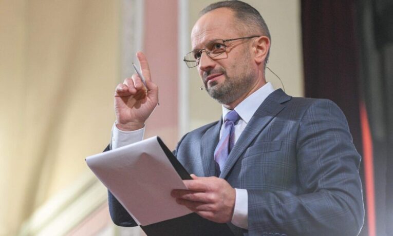 Роман Безсмертний