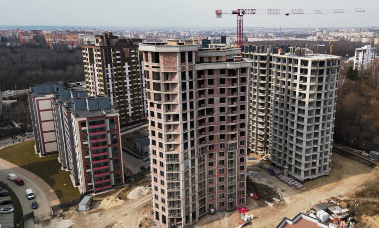 Що відбувається у Варшавському мікрорайоні Тернополя у березні 2025 року