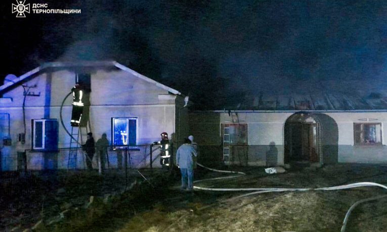 Врятували двох жінок з інвалідністю