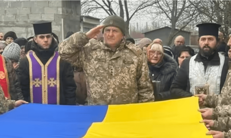 На Тернопільщині попрощалися з мужнім Героєм Андрієм Круликом