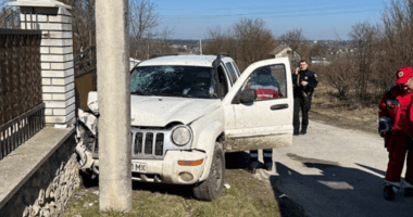 На Тернопільщині п’яний водій в’їхав в огорожу