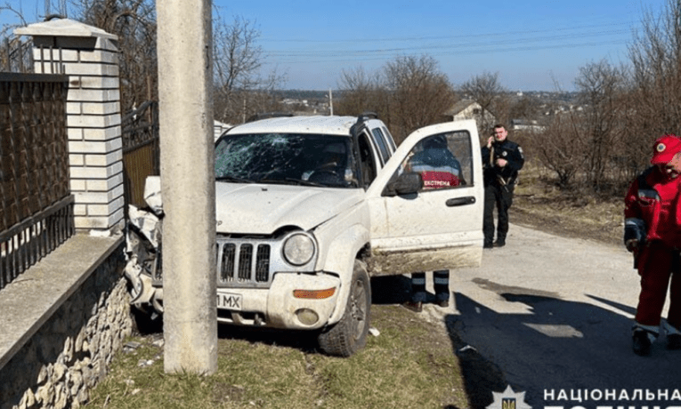 На Тернопільщині п’яний водій в’їхав в огорожу