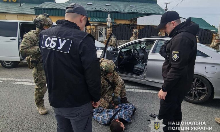 Заступник керівника Держвиконслужби на Тернопільщині організував незаконне переправлення чоловіків через кордон