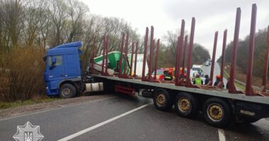 На трасі Тернопіль-Львів потужна аварія з потерпілими