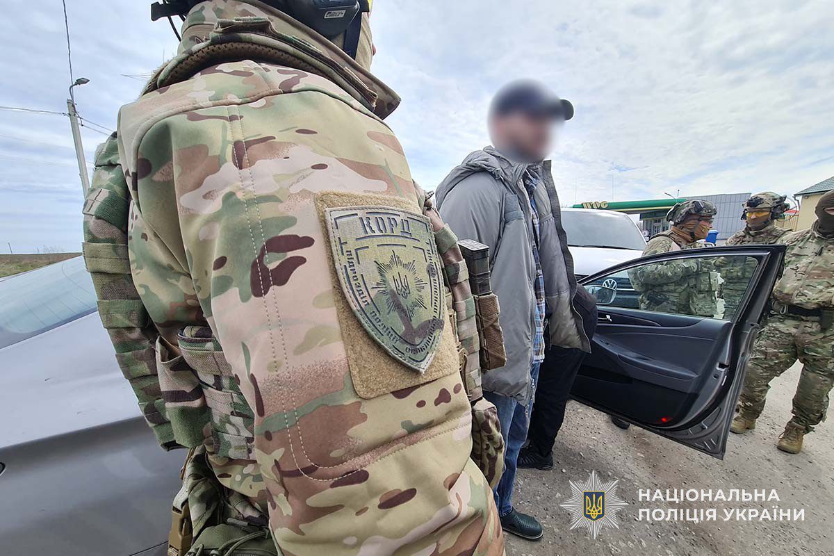 Заступник керівника Держвиконслужби на Тернопільщині організував незаконне переправлення чоловіків через кордон