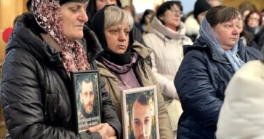 у Зарваниці молилися родини полеглих захисників