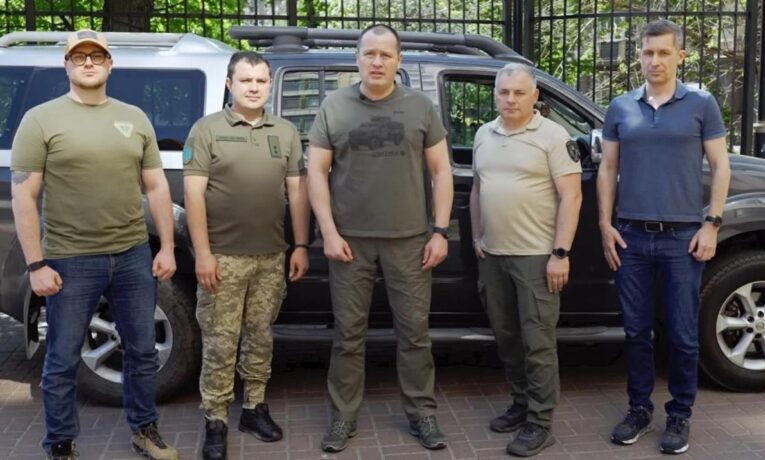 «Українська команда» передала 153 ОМБр позашляховик, – Палатний