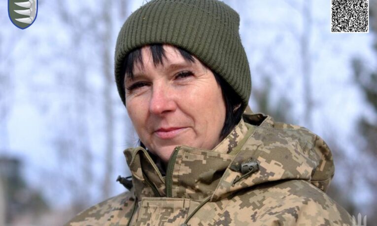 На Тернопільщині багатодітна мати долучилася до лав ЗСУ