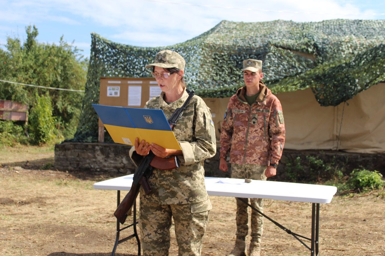 На Тернопільщині багатодітна мати долучилася до лав ЗСУ