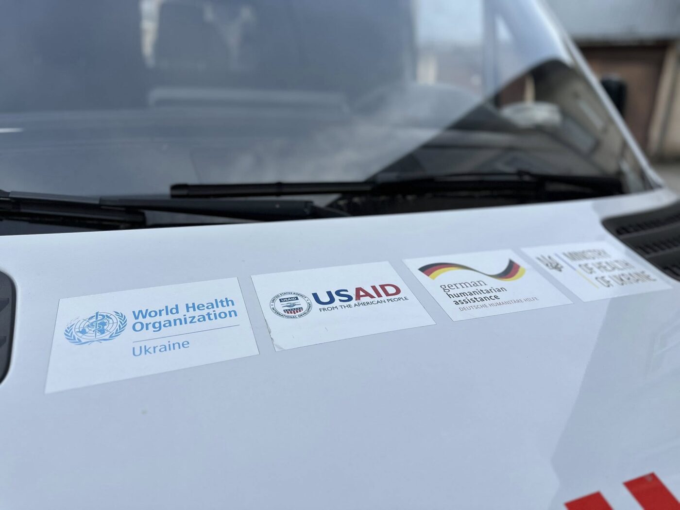 новий автомобіль швидкої допомоги