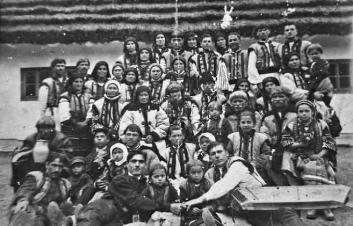 Весілля 1929 року: родинне фото з села Білівці