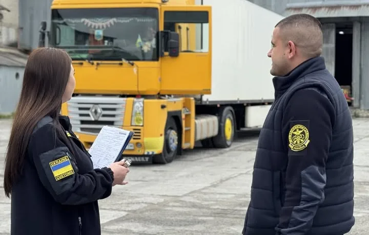 Тернопільська митниця видала першу авторизацію на переробку товарів за новими правилами