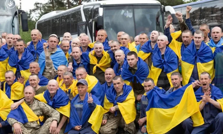 повернулися з полону
