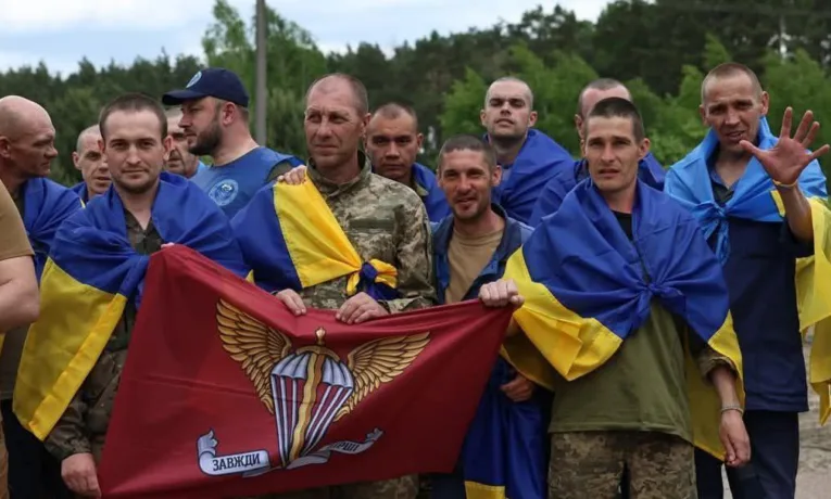 повернулися з полону