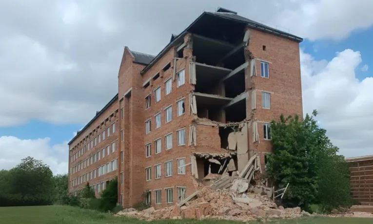 У Монастириськах обвалилася поліклініка