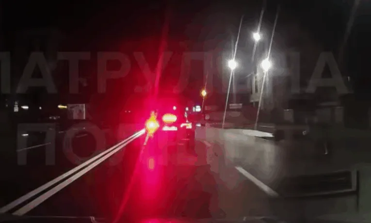 П’яний за кермом Tesla: у Тернополі порушник влаштував перегони з поліцією вночі