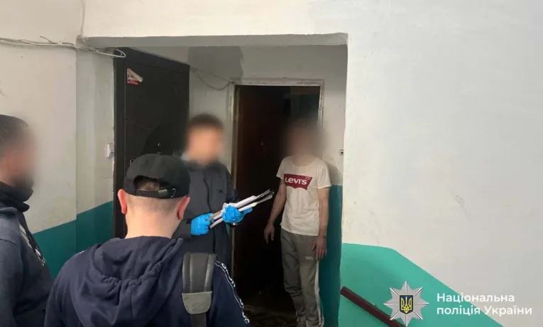Наркобізнес у квартирі: у Тернополі затримали рецидивіста