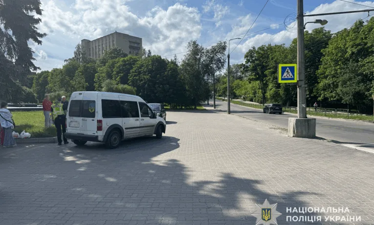 У Тернополі водій автомобіля збив дитину: шукають очевидців