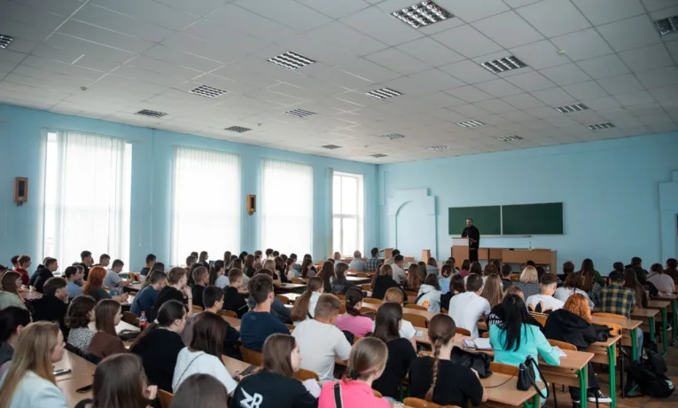 Зустріч митрополита Нестора зі студентами ЗУНУ