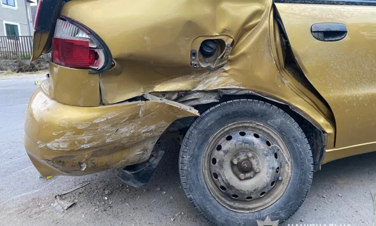 На Тернопільщині не розминулися дві автівки, постраждала неповнолітня