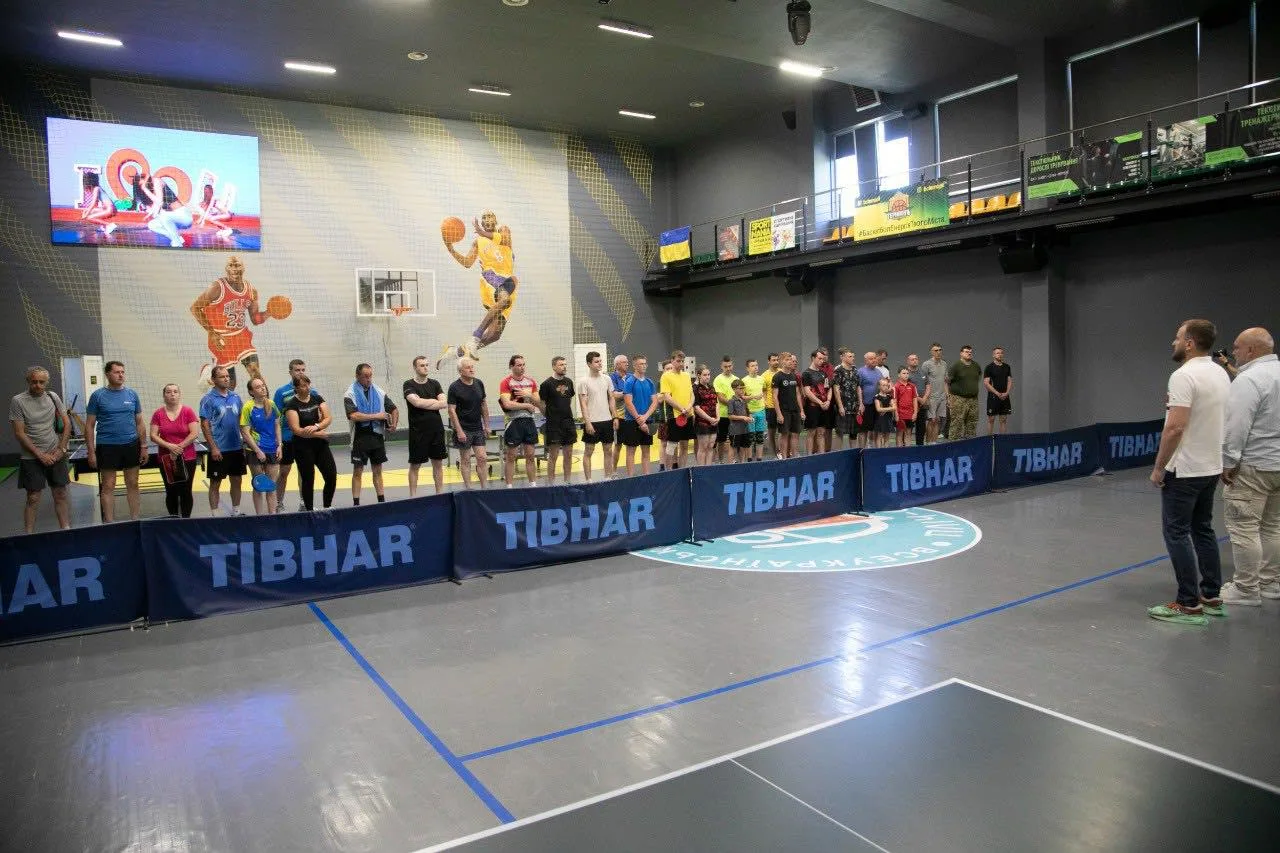 благодійний чемпіонат з настільного тенісу