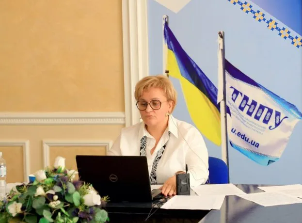 У Тернополі директорка ліцею отримала науковий ступінь доктора філософії