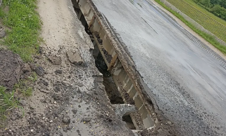 На Збаражчині обвалився міст