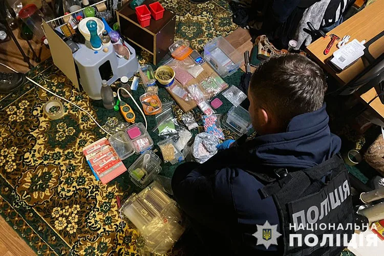 Судитимуть наркоторговців