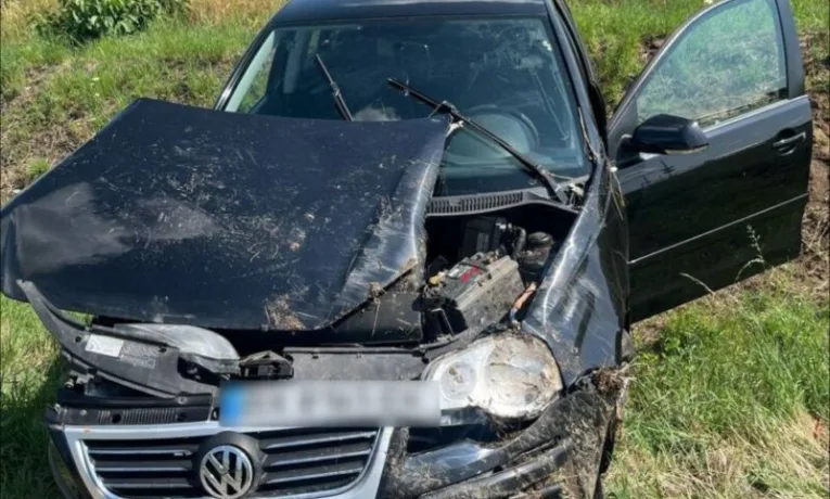 На Тернопільщині водійка на авто злетіла з дороги і перекинулася