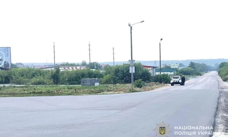 На Тернопільщині у ДТП загинув 19-річний мотоцикліст, а 21-річну дівчину збило авто
