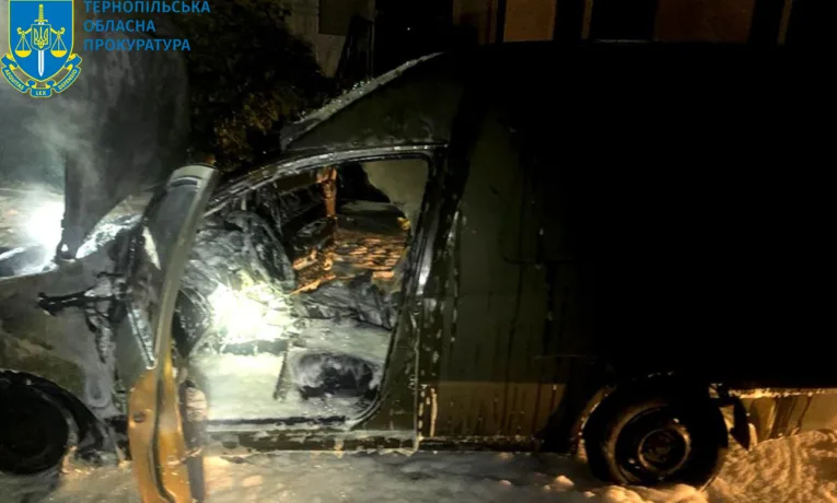 Двоє тернополян отримали до 6,5 років ув’язнення за підпал військового авто
