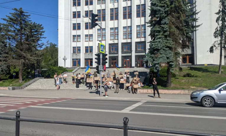 У Тернополі відбувся мітинг проти закону 12414: активісти вимагають його скасування