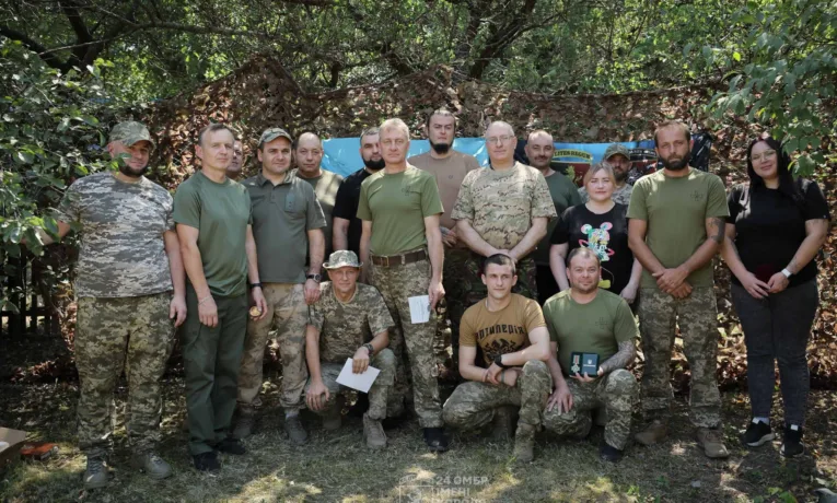 Герої серед нас: захисників із 24-ї бригади відзначили за звитягу під Часовим Яром