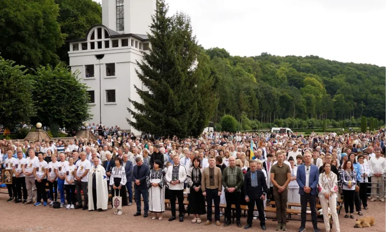 Тисячі паломників відвідали Всеукраїнську прощу до Зарваниці